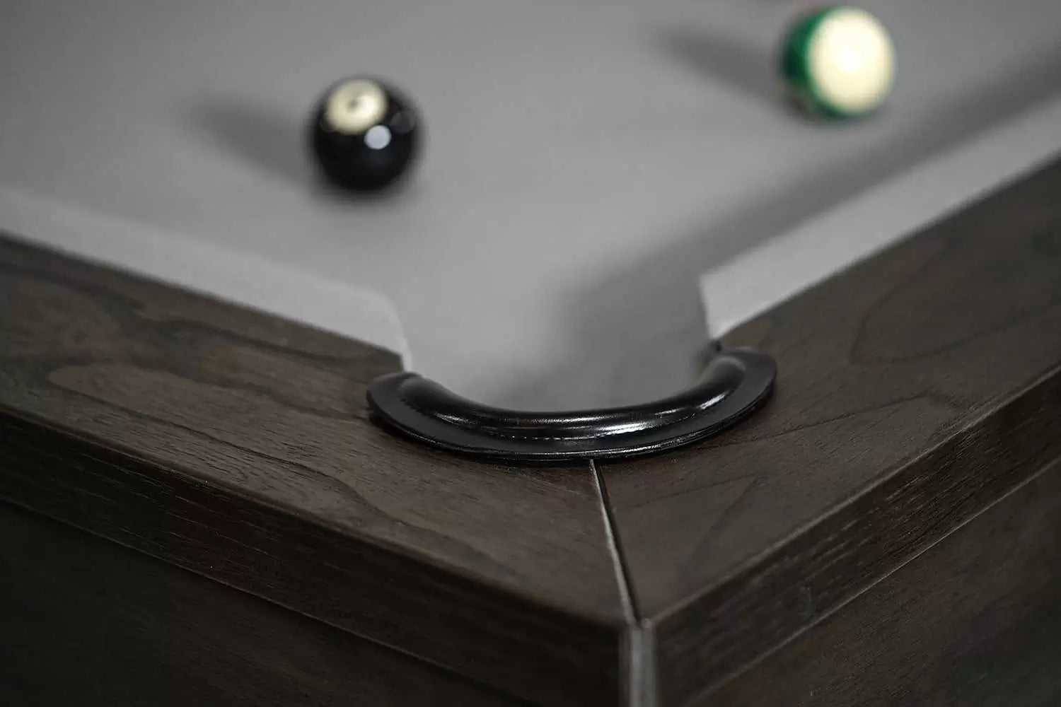 Iron Smyth The Bruiser - Vip Game Room